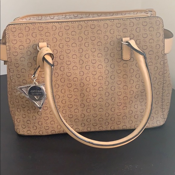 Brand New Guess Logo Handbag with Crossbody Strap - Picture 2 of 6